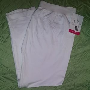 Tees by Tina White Capri Leggings